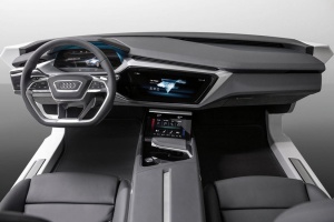 Audi snuje zaslone na dotik,  ki uporabniku vrnejo povratno informacijo o dotiku na navidezno tipko.